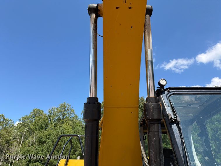 image for item YA4705 2019 Caterpillar 320 excavator