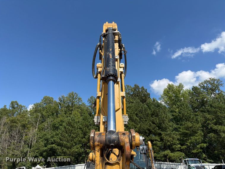 image for item YA4705 2019 Caterpillar 320 excavator