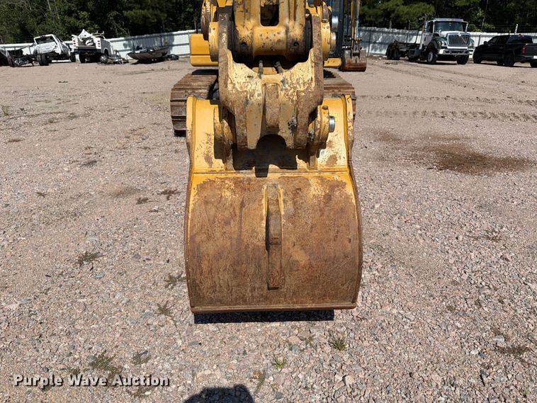 image for item YA4705 2019 Caterpillar 320 excavator