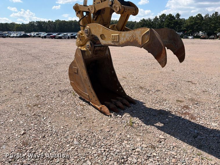 image for item YA4705 2019 Caterpillar 320 excavator