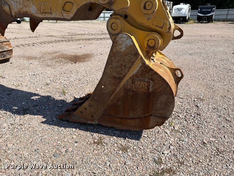 image for item YA4705 2019 Caterpillar 320 excavator