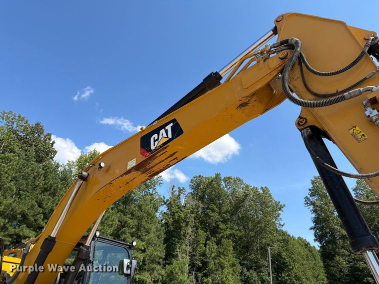 image for item YA4705 2019 Caterpillar 320 excavator