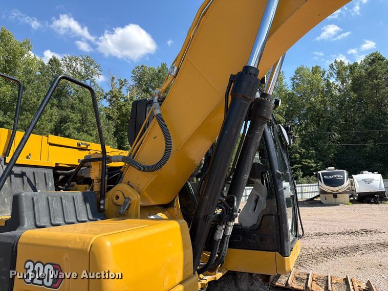 image for item YA4705 2019 Caterpillar 320 excavator