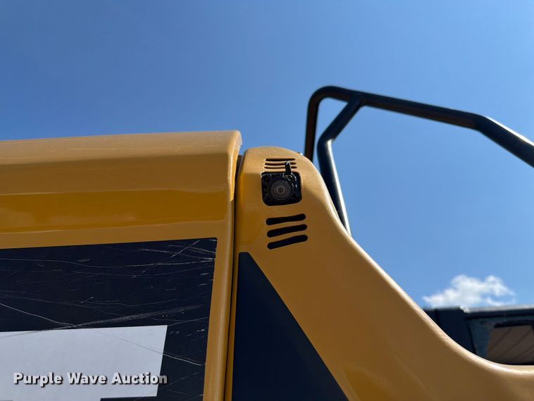 image for item YA4705 2019 Caterpillar 320 excavator