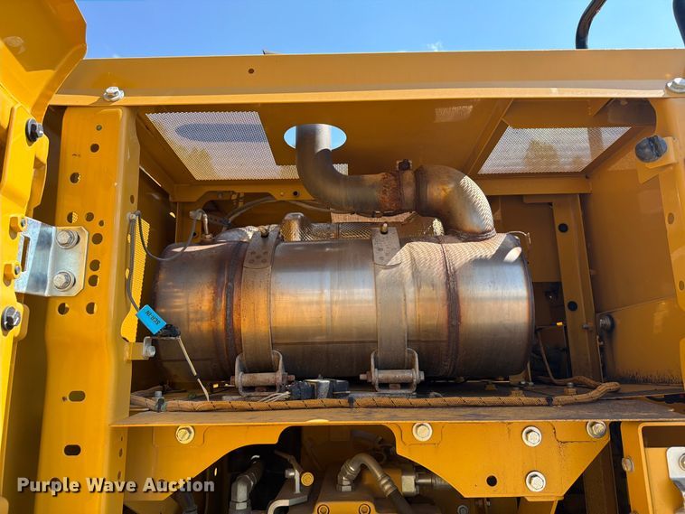 image for item YA4705 2019 Caterpillar 320 excavator