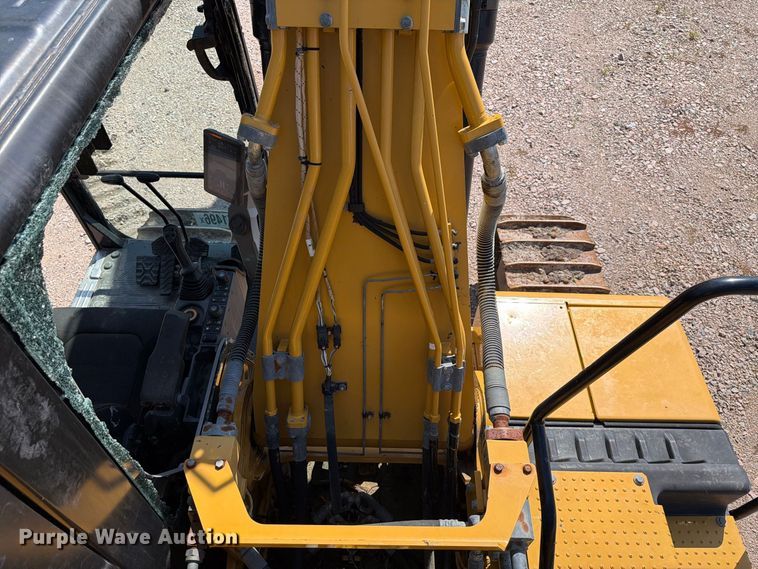 image for item YA4705 2019 Caterpillar 320 excavator