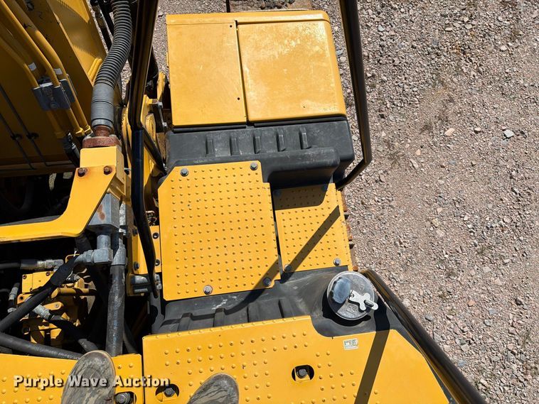 image for item YA4705 2019 Caterpillar 320 excavator