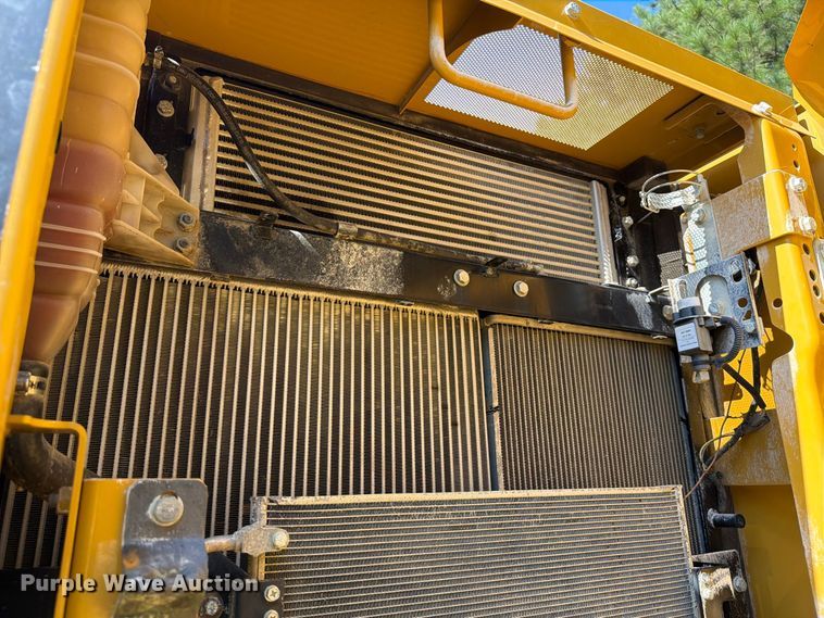 image for item YA4705 2019 Caterpillar 320 excavator