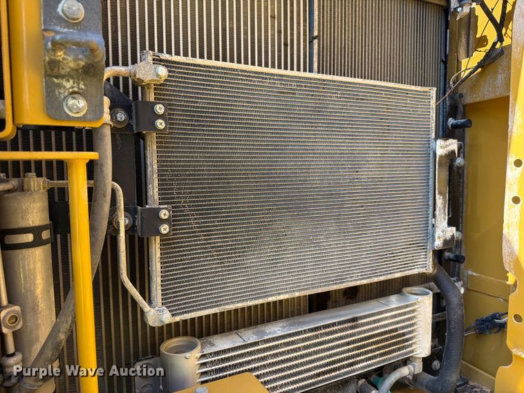 image for item YA4705 2019 Caterpillar 320 excavator