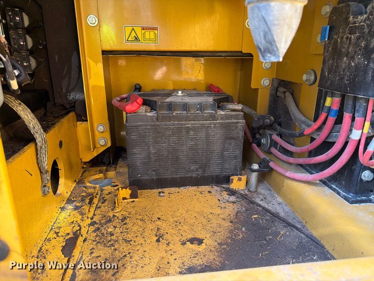image for item YA4705 2019 Caterpillar 320 excavator