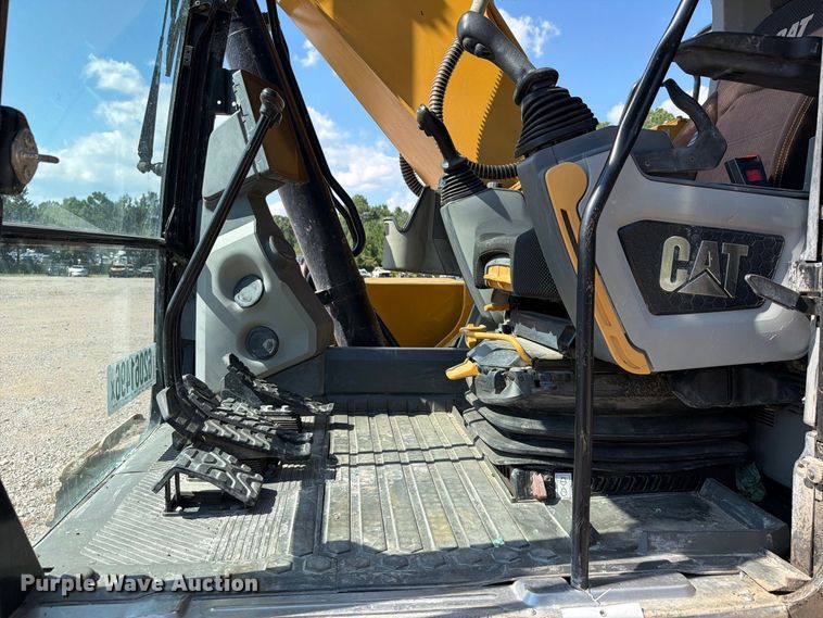 image for item YA4705 2019 Caterpillar 320 excavator