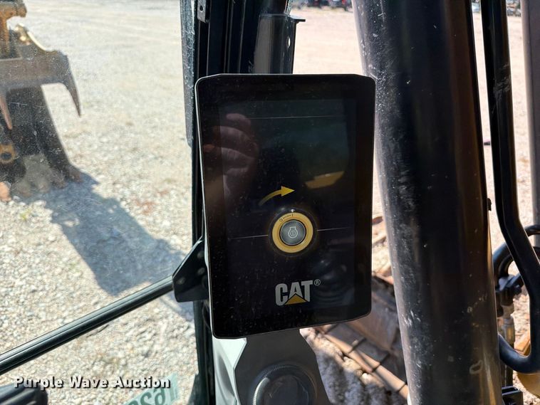 image for item YA4705 2019 Caterpillar 320 excavator
