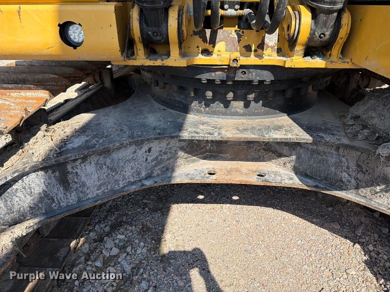 image for item YA4705 2019 Caterpillar 320 excavator