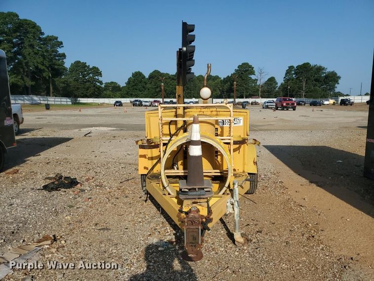 image for item YA4829 1998 Fenex F-101 KP manhole support trailer