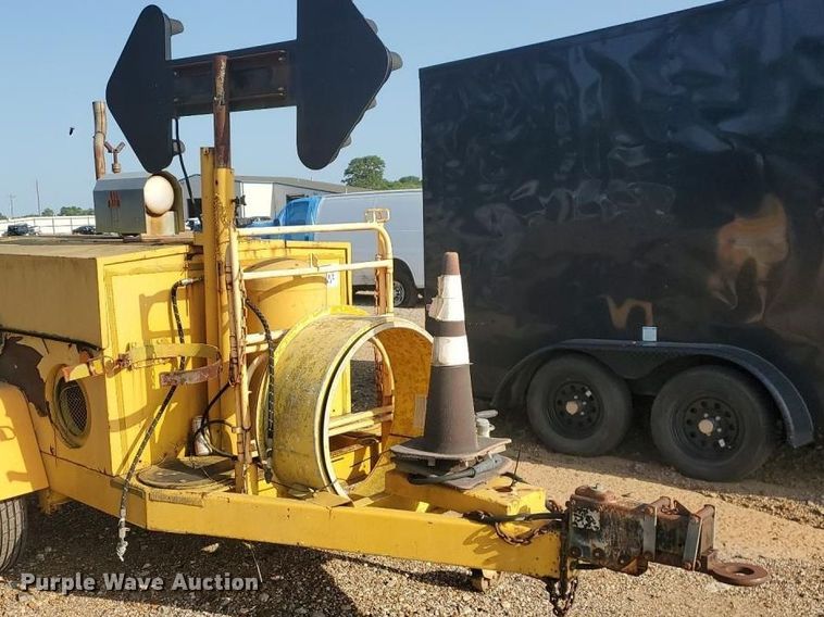 image for item YA4829 1998 Fenex F-101 KP manhole support trailer