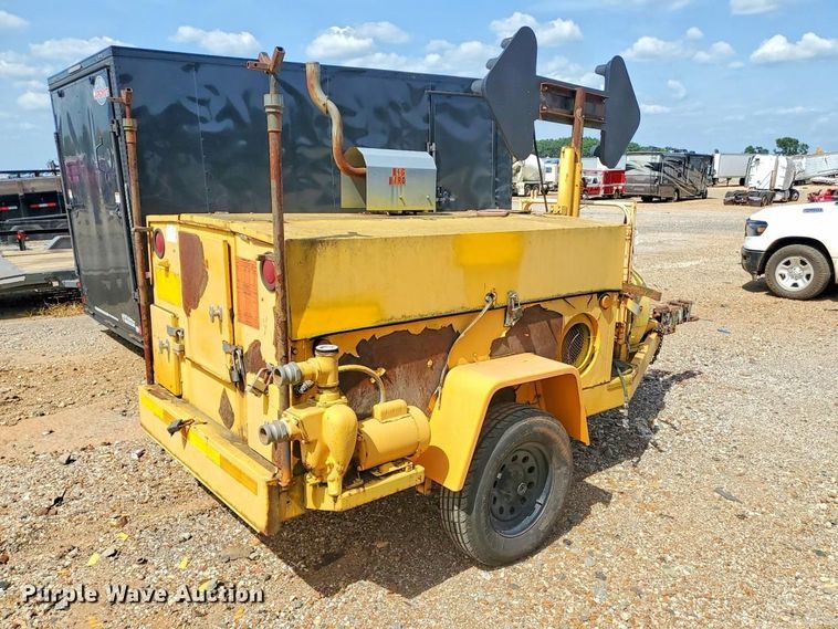 image for item YA4829 1998 Fenex F-101 KP manhole support trailer