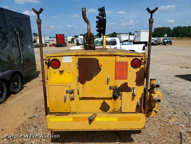 image for item YA4829 1998 Fenex F-101 KP manhole support trailer