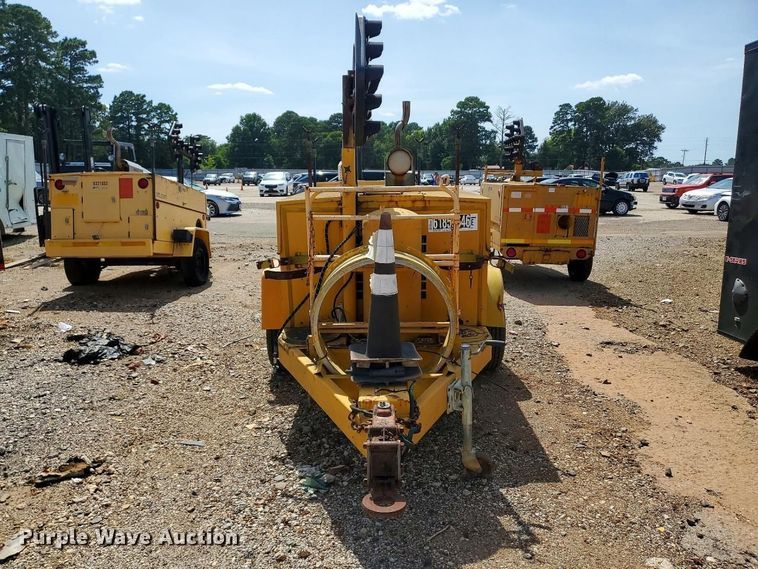 image for item YA4829 1998 Fenex F-101 KP manhole support trailer