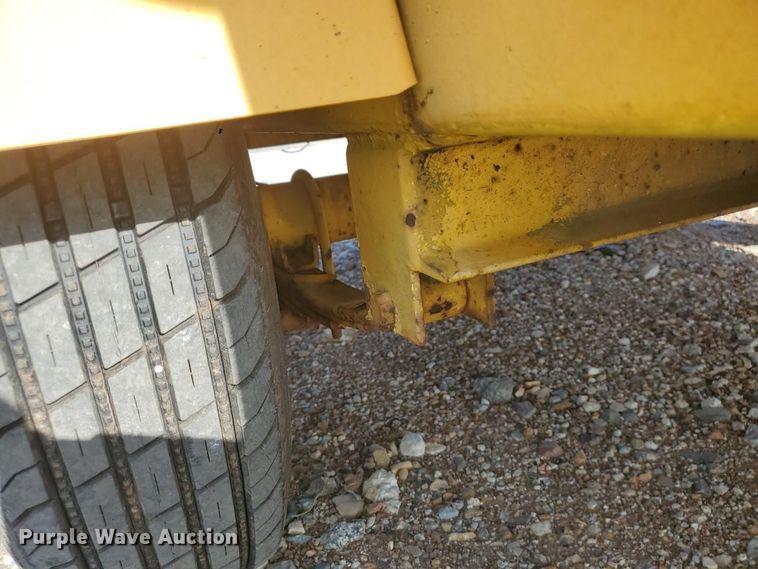 image for item YA4829 1998 Fenex F-101 KP manhole support trailer