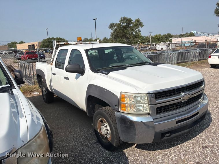image for item EX4060 2007 Chevrolet Silverado 2500HD Crew Cab pickup truck