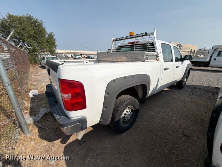 image for item EX4060 2007 Chevrolet Silverado 2500HD Crew Cab pickup truck
