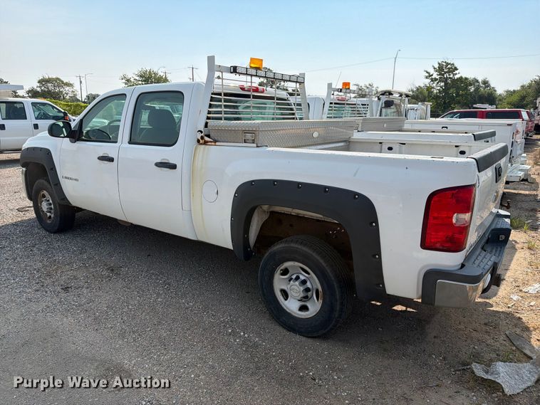 image for item EX4060 2007 Chevrolet Silverado 2500HD Crew Cab pickup truck