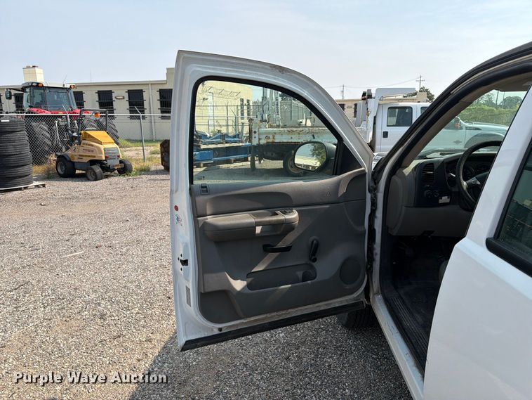 image for item EX4060 2007 Chevrolet Silverado 2500HD Crew Cab pickup truck