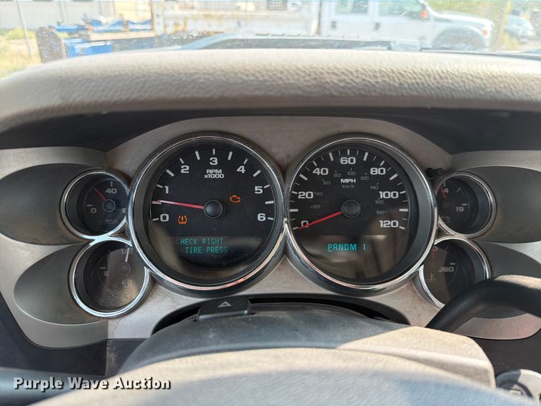 image for item EX4060 2007 Chevrolet Silverado 2500HD Crew Cab pickup truck