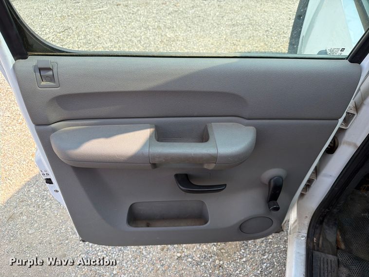 image for item EX4060 2007 Chevrolet Silverado 2500HD Crew Cab pickup truck