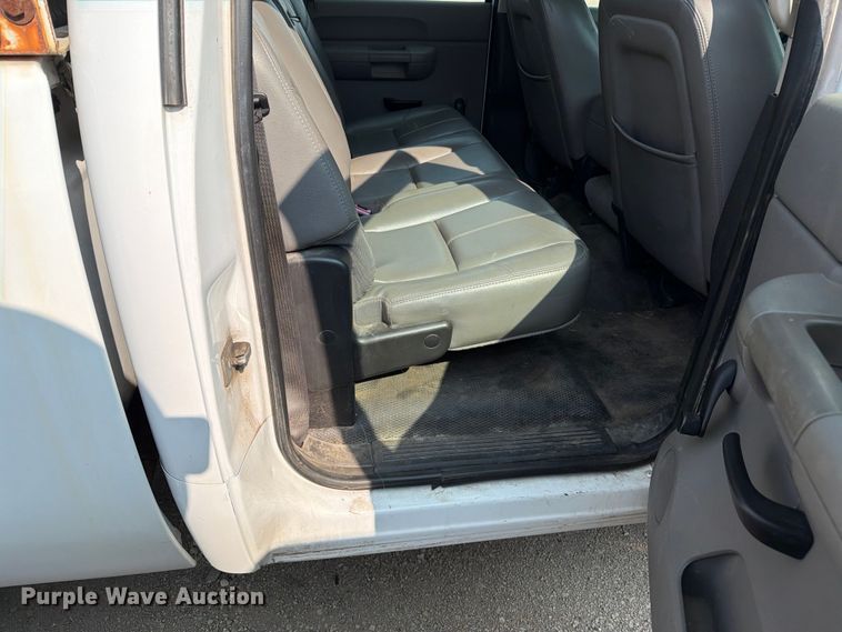 image for item EX4060 2007 Chevrolet Silverado 2500HD Crew Cab pickup truck