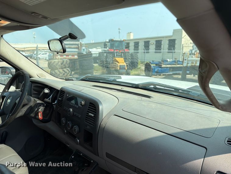 image for item EX4060 2007 Chevrolet Silverado 2500HD Crew Cab pickup truck