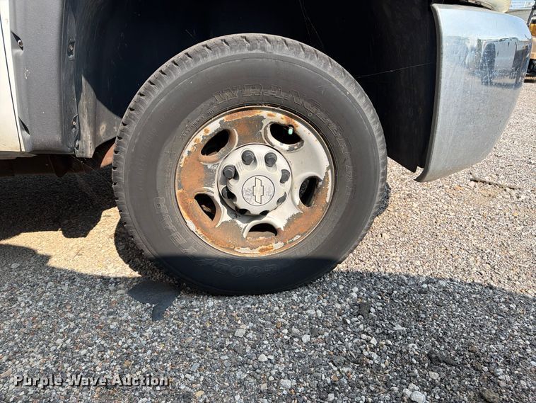image for item EX4060 2007 Chevrolet Silverado 2500HD Crew Cab pickup truck