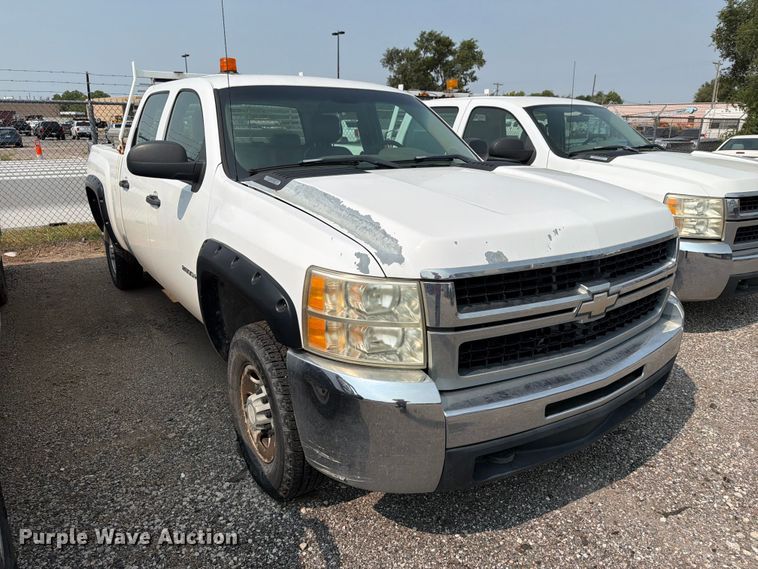 image for item EX4061 2007 Chevrolet Silverado 2500HD Crew Cab pickup truck
