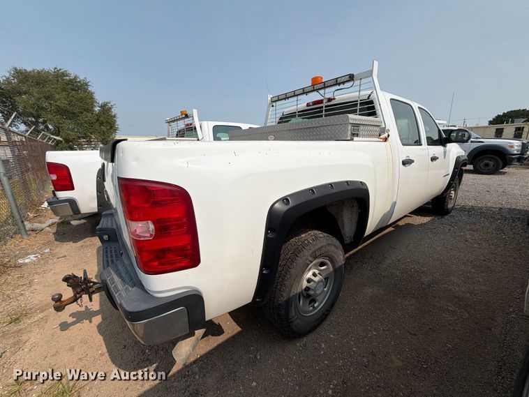 image for item EX4061 2007 Chevrolet Silverado 2500HD Crew Cab pickup truck