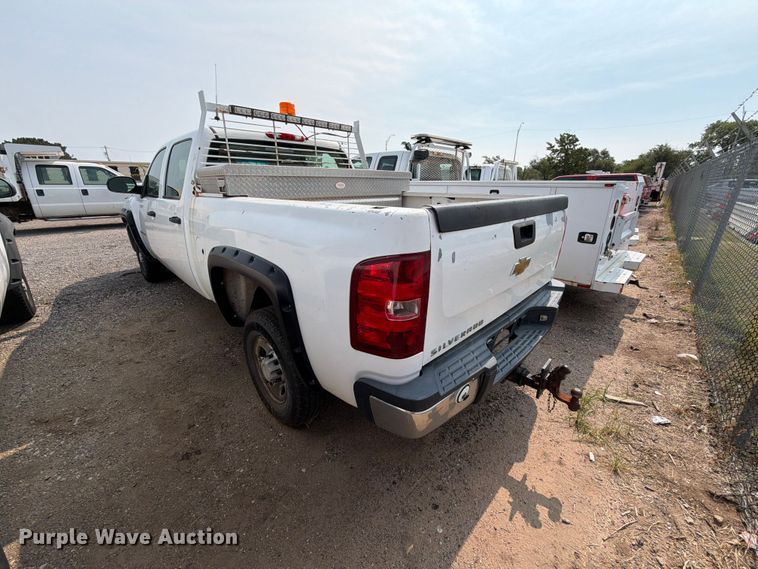 image for item EX4061 2007 Chevrolet Silverado 2500HD Crew Cab pickup truck