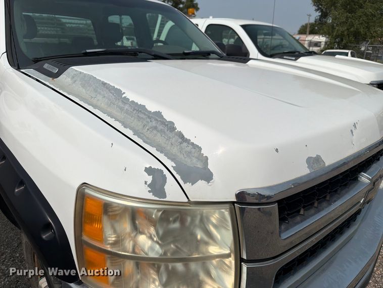image for item EX4061 2007 Chevrolet Silverado 2500HD Crew Cab pickup truck