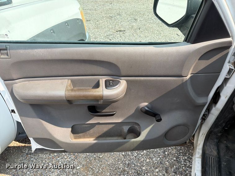 image for item EX4061 2007 Chevrolet Silverado 2500HD Crew Cab pickup truck