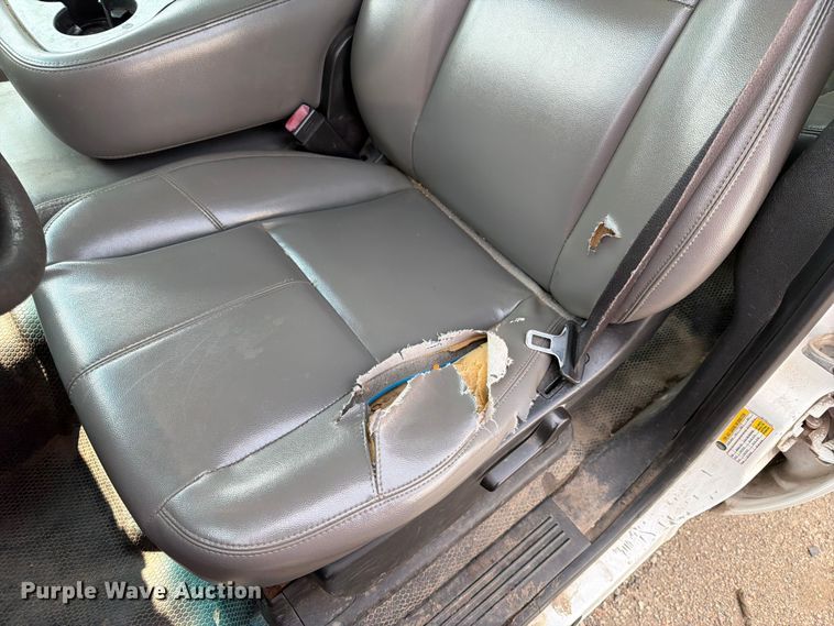 image for item EX4061 2007 Chevrolet Silverado 2500HD Crew Cab pickup truck