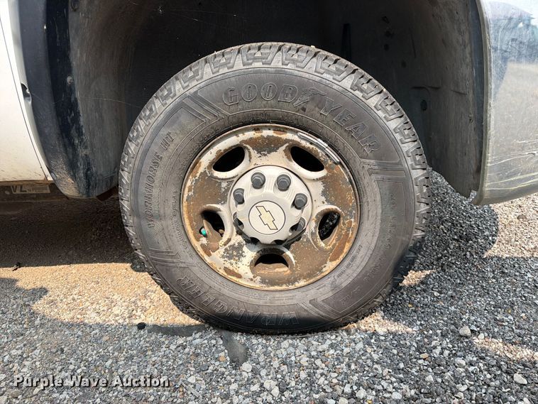 image for item EX4061 2007 Chevrolet Silverado 2500HD Crew Cab pickup truck