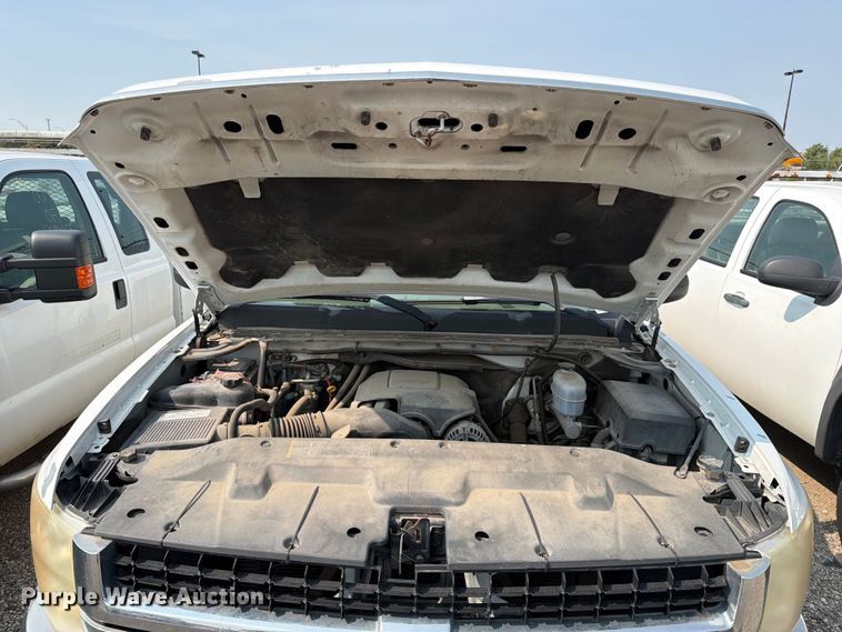 image for item EX4061 2007 Chevrolet Silverado 2500HD Crew Cab pickup truck