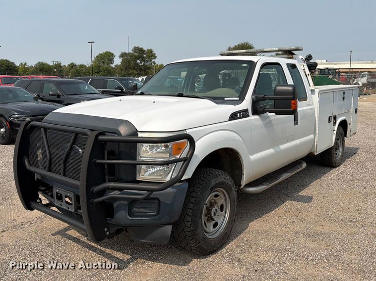 2014 Ford F250 Super Duty Ext. Cab utility bed pickup truck