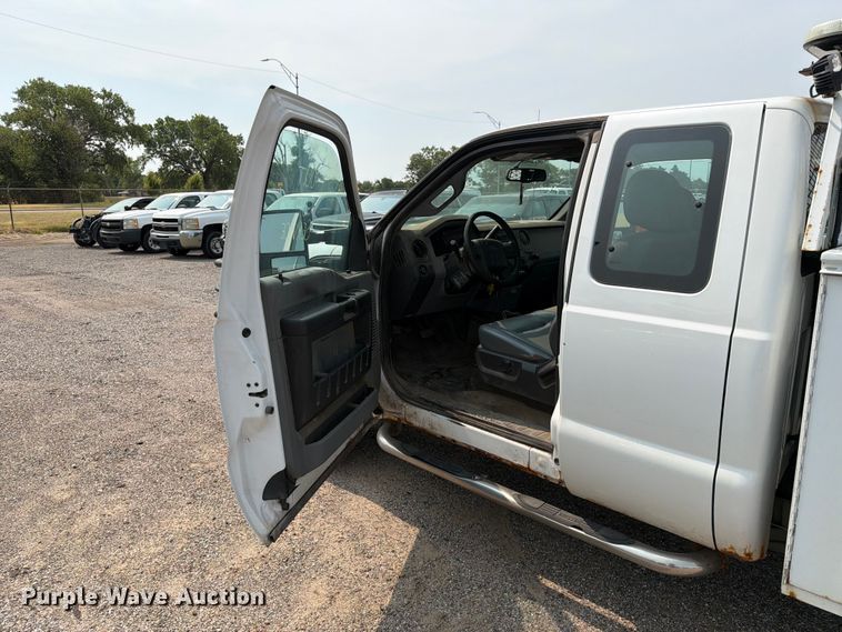 image for item EX4062 2014 Ford F250 Super Duty Ext. Cab utility bed pickup truck