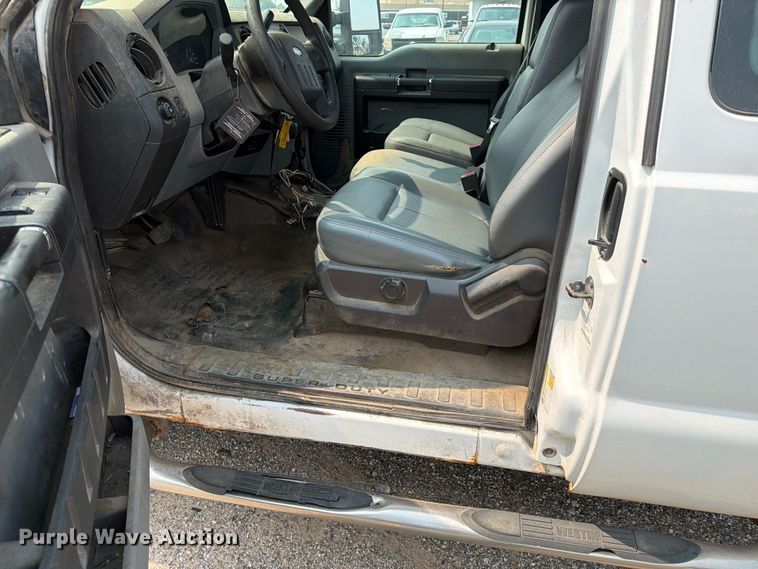 image for item EX4062 2014 Ford F250 Super Duty Ext. Cab utility bed pickup truck