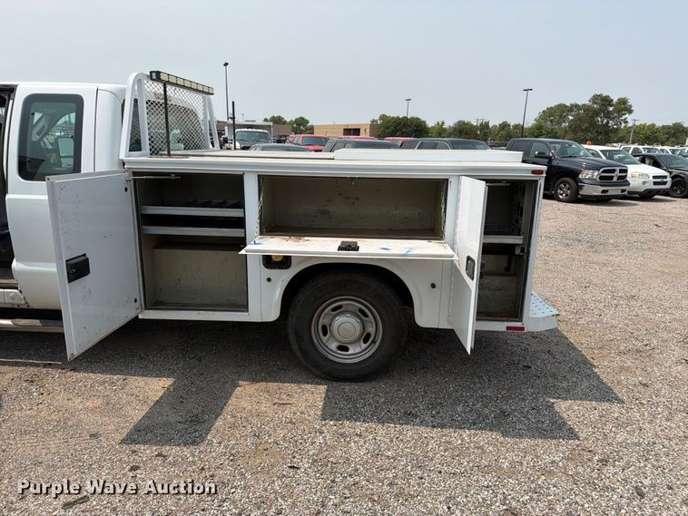 image for item EX4063 2015 Ford F250 Super Duty Ext. Cab utility bed pickup truck