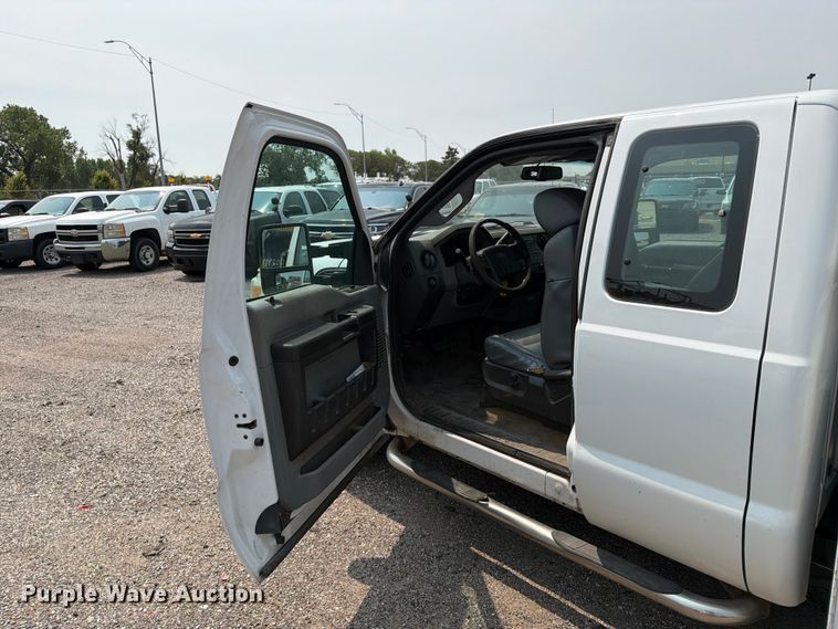 image for item EX4063 2015 Ford F250 Super Duty Ext. Cab utility bed pickup truck