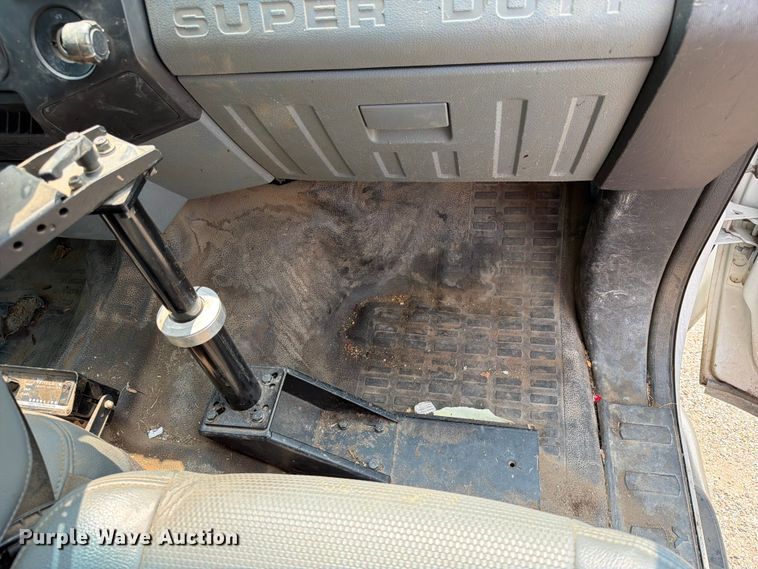 image for item EX4063 2015 Ford F250 Super Duty Ext. Cab utility bed pickup truck