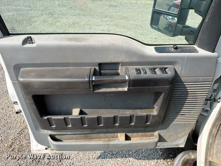 image for item EX4070 2016 Ford F550 Super Duty dump truck
