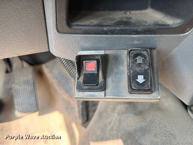 image for item EX4070 2016 Ford F550 Super Duty dump truck