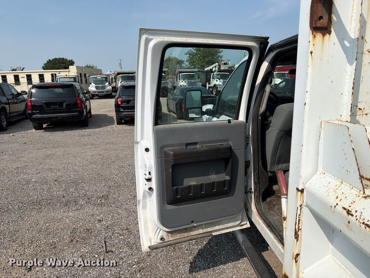 image for item EX4070 2016 Ford F550 Super Duty dump truck