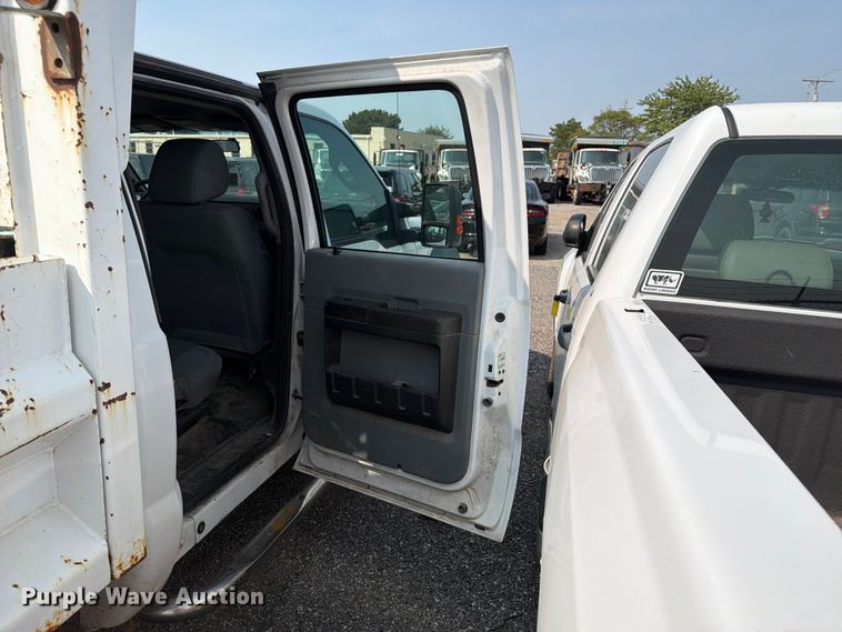 image for item EX4070 2016 Ford F550 Super Duty dump truck